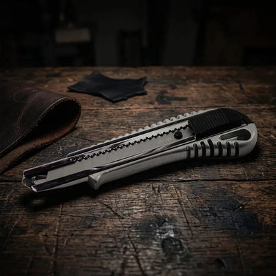 Nôž na kožu s odlamovacou čepeľou 18 mm – CraftPoint